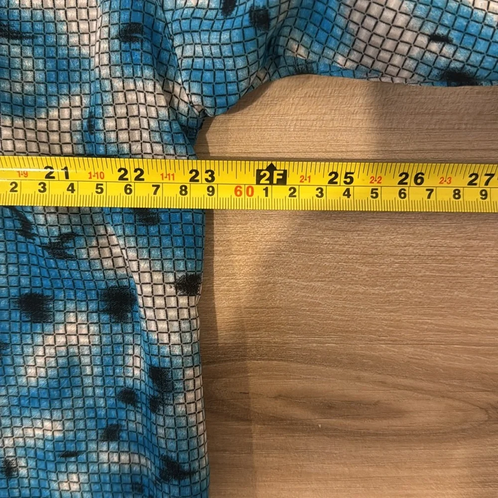 Urban Rags Y2K Men’s Large button up shirt in a blue cheetah print tribal design - Picture 4 of 7